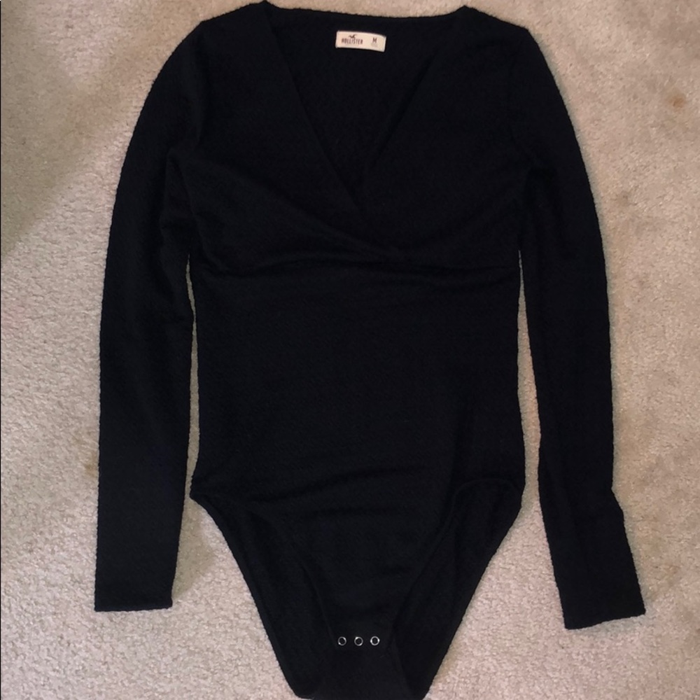 Hollister M Long Sleeve Onesie V-neck
